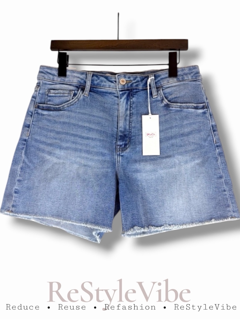 MOCO BOUTIQUE Women’s Size XL Shorts Denim Jean All Summer Long Tummy Control